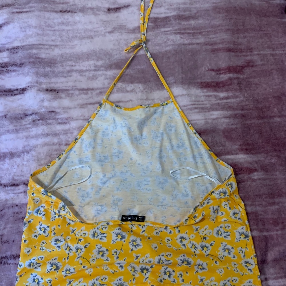 Halter top - Picture 2 of 2